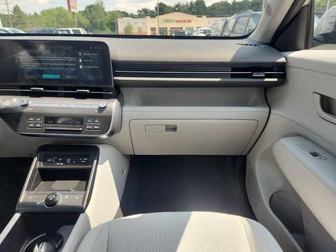 Certified 2024 Hyundai Kona SEL w/ Convenience Package AWD/4WD image 11