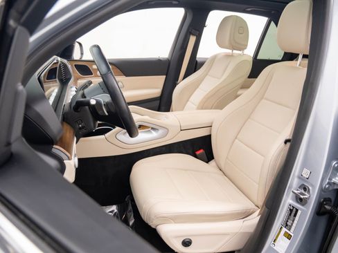 Certified 2024 Mercedes-Benz GLE 350 4MATIC w/ Winter Package image 17