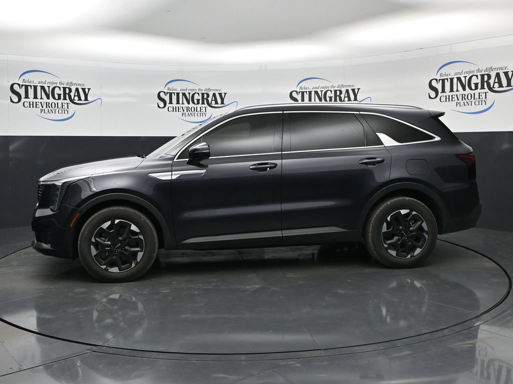 Used 2025 Kia Sorento S w/ Panoramic Sunroof Package FWD image 4