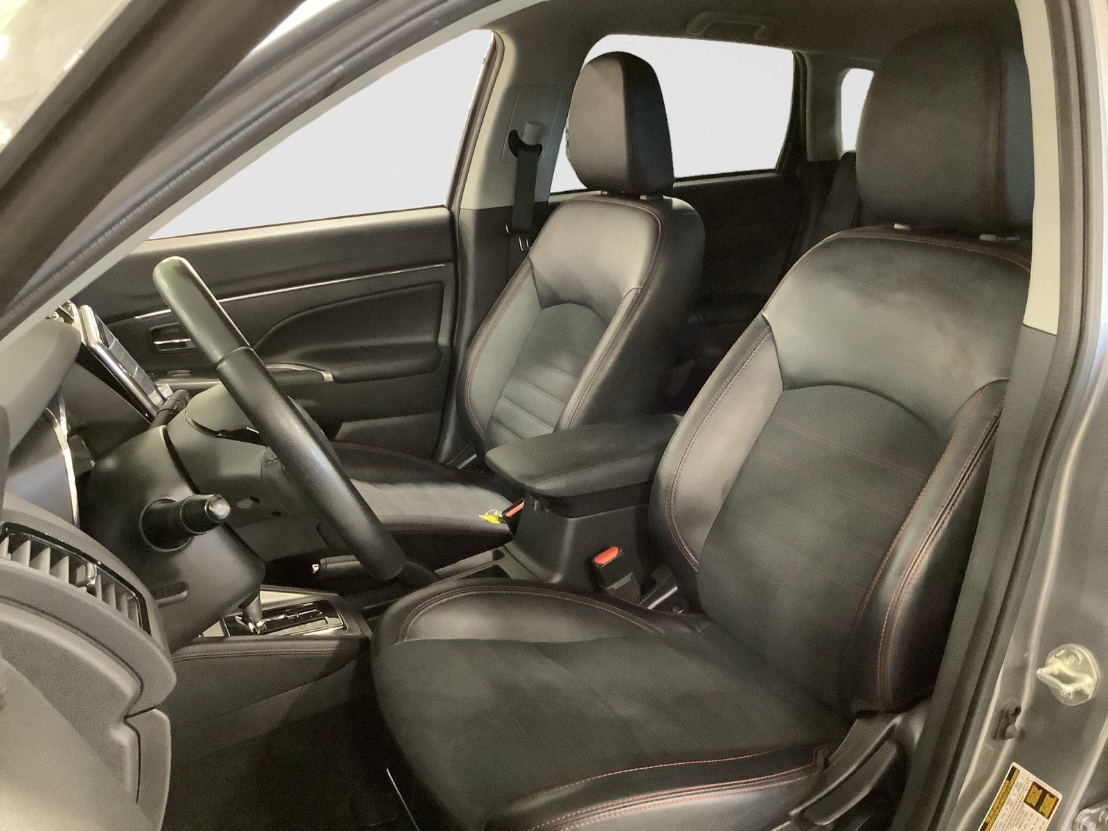 Used 2024 Mitsubishi Outlander Sport SE AWD/4WD image 12