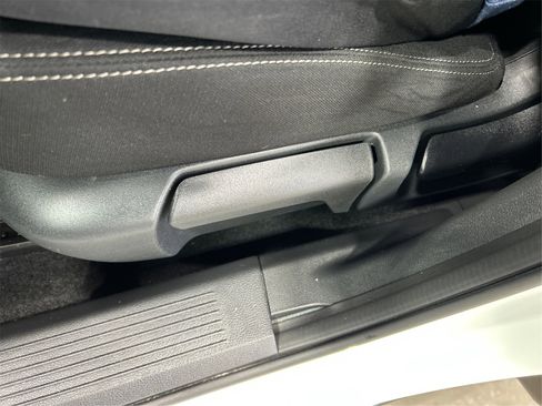 Used 2024 Nissan Rogue S image 17