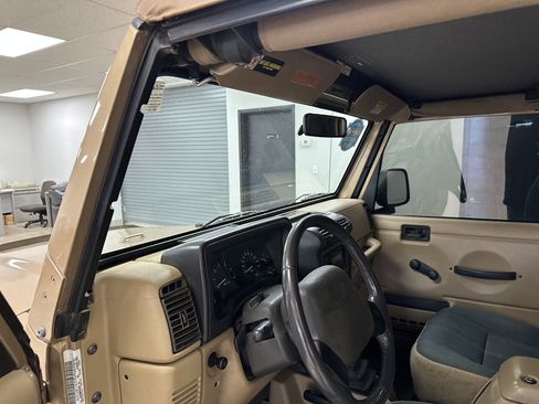 Used 1999 Jeep Wrangler Sahara image 14
