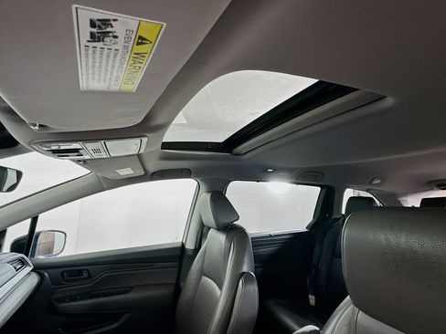 Used 2018 Honda Odyssey EX-L image 24