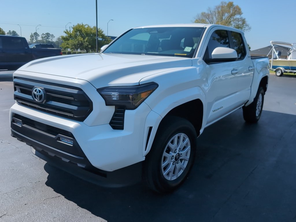 Used 2024 Toyota Tacoma SR5 AWD/4WD image 1