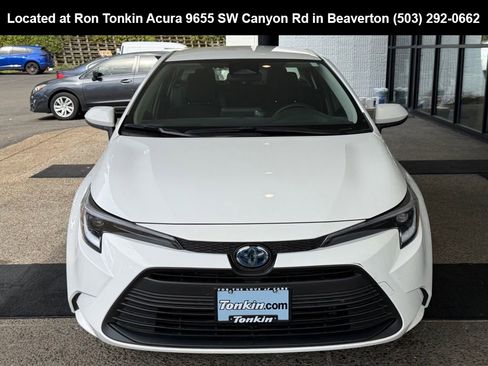 Used 2025 Toyota Corolla LE w/ Carpet Mat Package (TMS) image 3