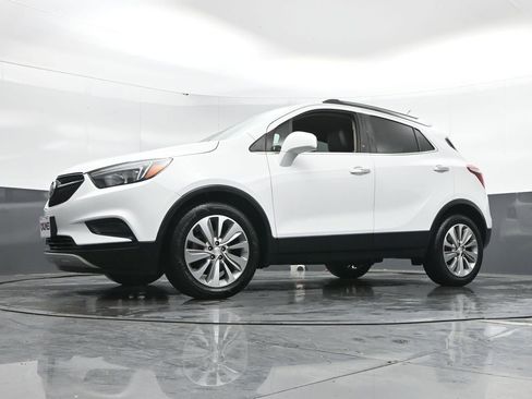 Used 2020 Buick Encore Preferred image 44