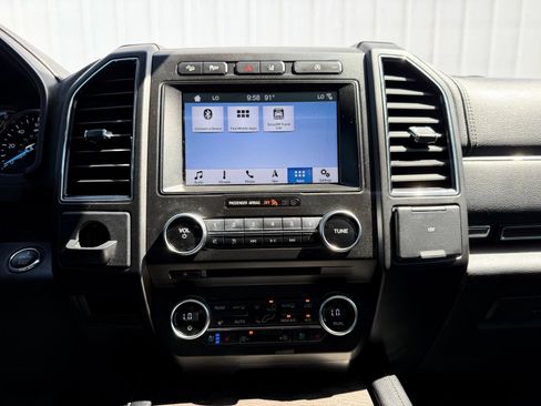 Used 2018 Ford Expedition Limited w/ Equipment Group 301A AWD/4WD image 14