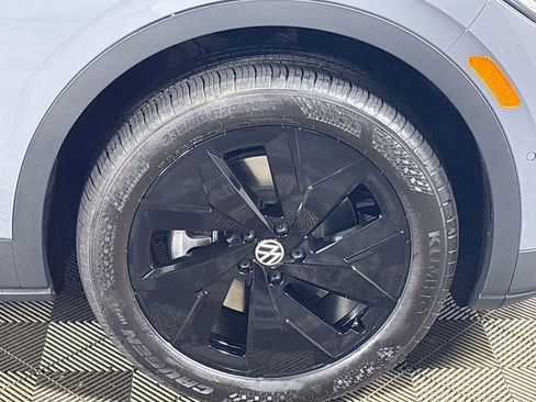 New 2025 Volkswagen ID.4 Pro S Plus image 24