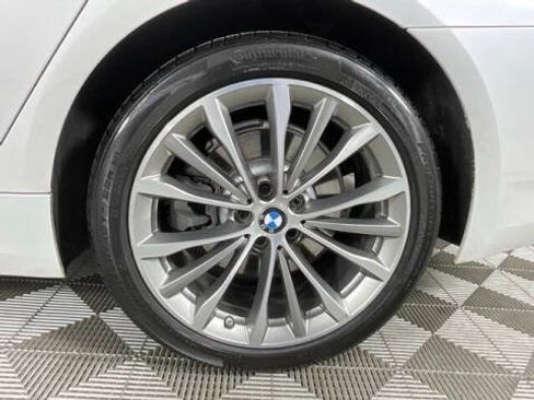 Used 2021 BMW 530e 530e iPerformance w/ Premium Package image 10