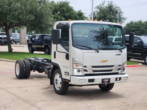New 2025 Chevrolet Low Cab Forward 5500XG image 2
