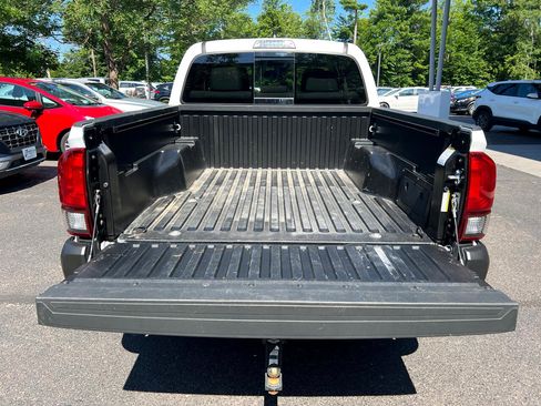 Used 2022 Toyota Tacoma SR image 11