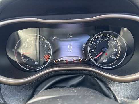 Used 2014 Jeep Cherokee Limited image 13