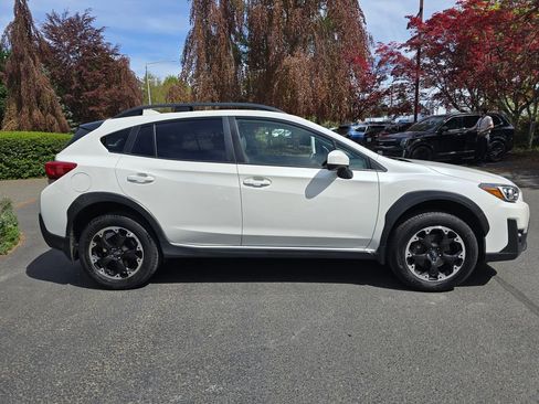 Certified 2021 Subaru Crosstrek 2.0i Premium w/ Moonroof Package AWD/4WD image 3
