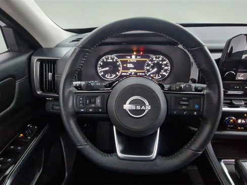 Used 2022 Nissan Pathfinder SL image 11