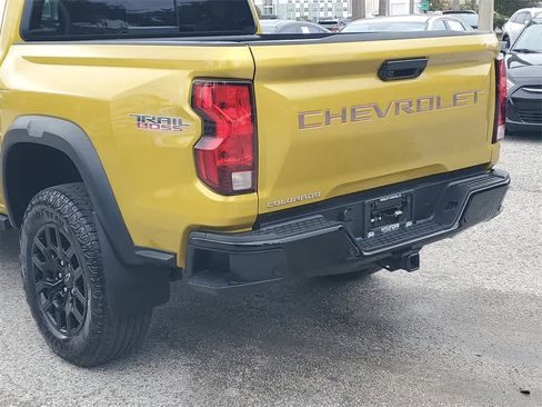 Used 2023 Chevrolet Colorado Trail Boss w/ Technology Package image 7
