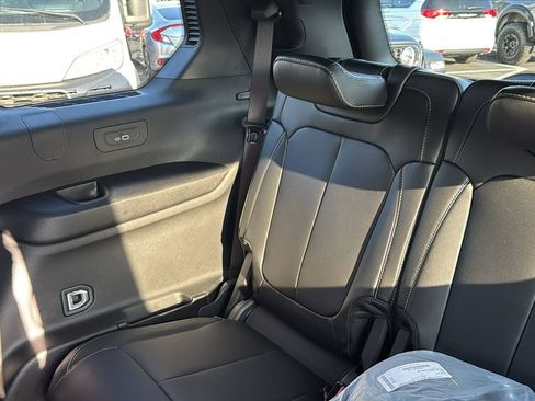 New 2025 Jeep Grand Cherokee L Limited image 15