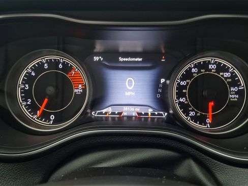 Used 2019 Jeep Cherokee Limited image 16