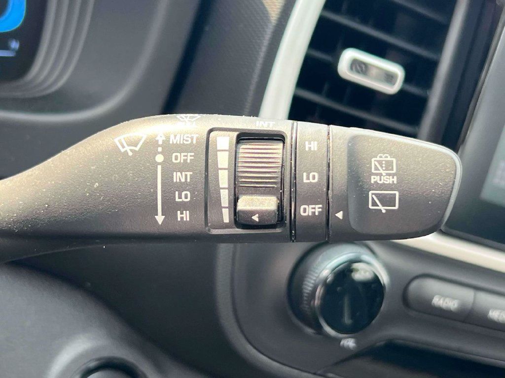 Certified 2026 Hyundai Venue SEL FWD image 22