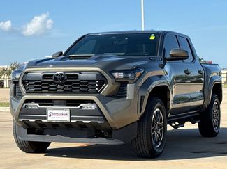 Used 2025 Toyota Tacoma TRD Sport AWD/4WD video 3