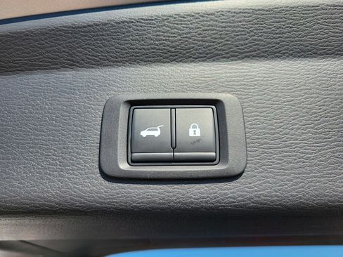 Used 2024 Mitsubishi Outlander SE image 12