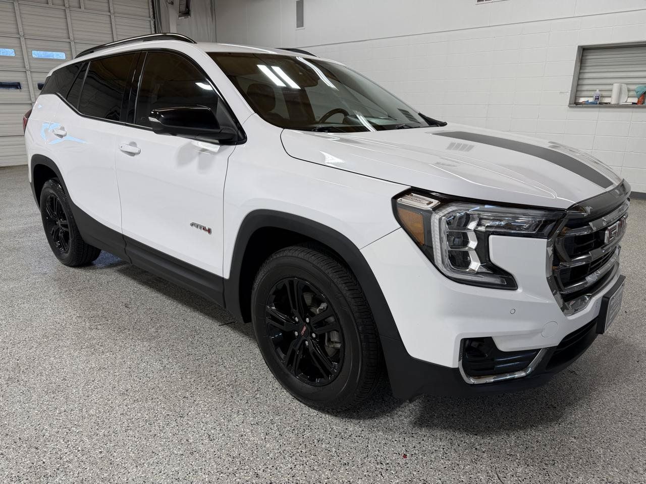 Used 2022 GMC Terrain AT4 w/ Tech Package AWD/4WD image 4