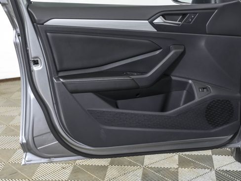 Used 2025 Volkswagen Jetta Sport FWD image 33