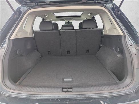 Used 2019 Volkswagen Tiguan SE w/ Panoramic Sunroof Package image 18