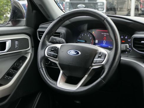 Used 2022 Ford Explorer XLT w/ Equipment Group 202A image 25