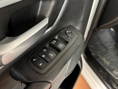 Used 2022 RAM 1500 Big Horn AWD/4WD image 18
