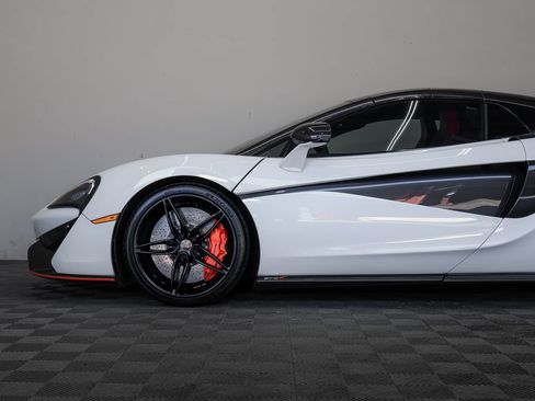 Used 2018 McLaren 570S Spider RWD image 12