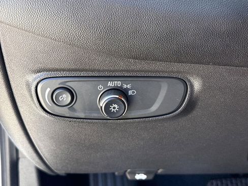 Used 2022 Chevrolet Equinox LS image 16