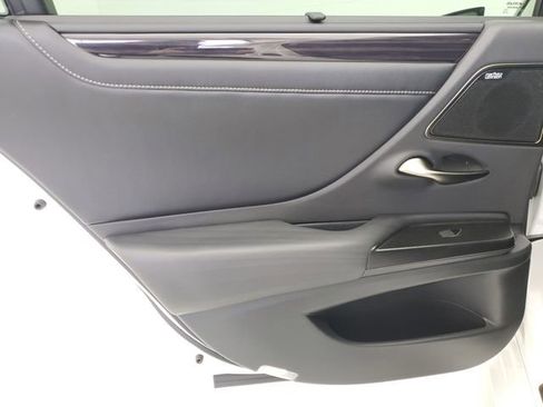 Used 2020 Lexus ES 350 Ultra Luxury w/ Accessory Package 2 FWD image 15