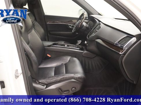 Used 2019 Volvo XC90 T5 Momentum w/ Protection Package Premier image 16
