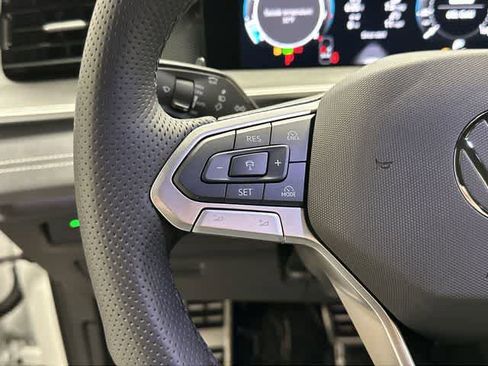 New 2026 Volkswagen Tiguan SE R-Line image 9