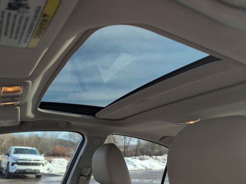 Used 2017 Subaru Legacy 2.5i Limited image 19