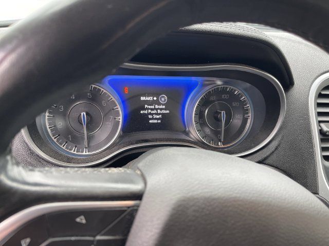 Used 2022 Chrysler 300 Touring w/ Sport Appearance Package RWD image 2