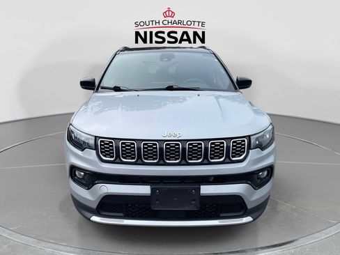 Used 2025 Jeep Compass Limited AWD/4WD image 2
