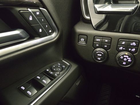 Certified 2025 Chevrolet Silverado 2500 LTZ w/ LTZ Plus Package image 27