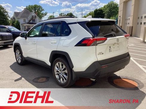 Used 2020 Toyota RAV4 XLE Premium AWD/4WD image 5