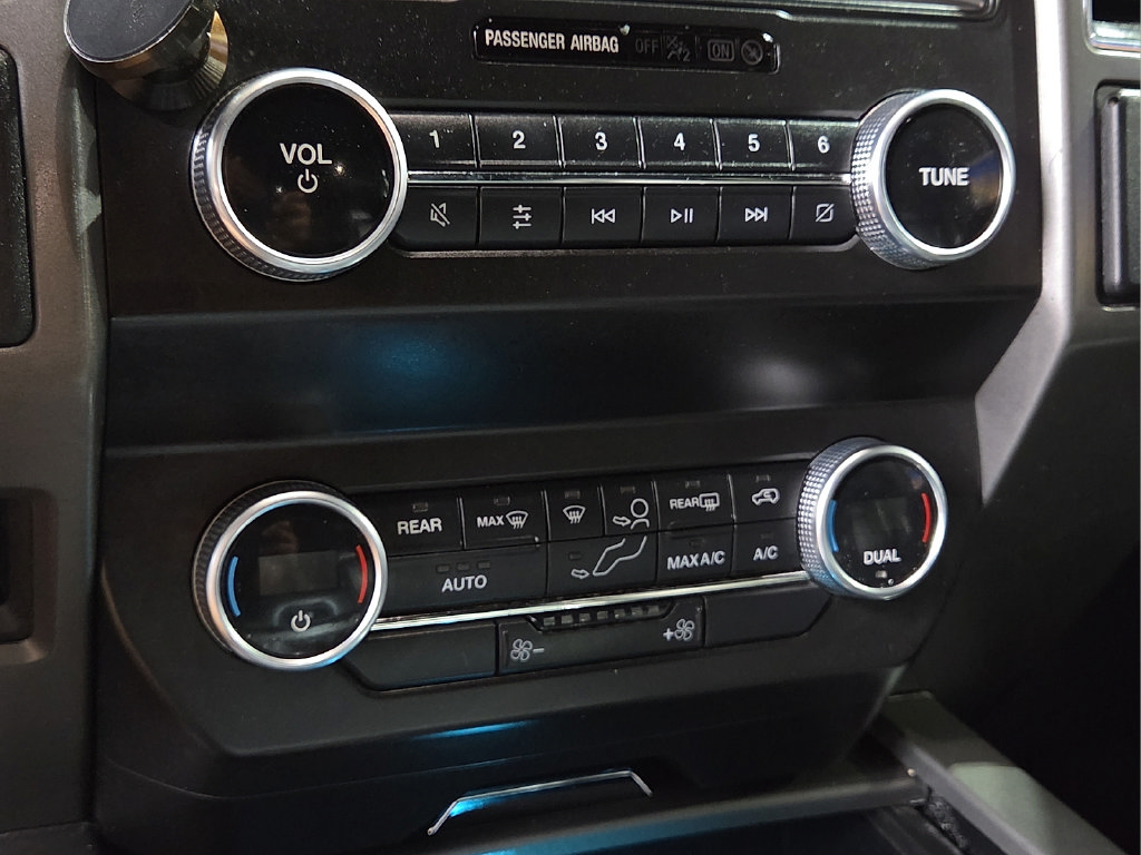 Used 2021 Ford Expedition XLT AWD/4WD image 23