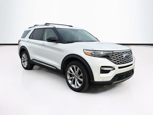 Used 2023 Ford Explorer Platinum w/ Technology Package AWD/4WD image 3