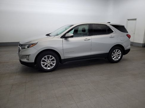 Used 2020 Chevrolet Equinox LT FWD image 2