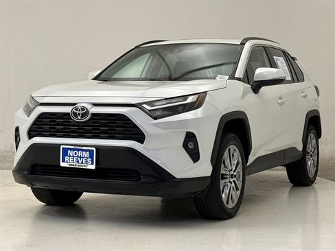 Used 2023 Toyota RAV4 XLE Premium image 2