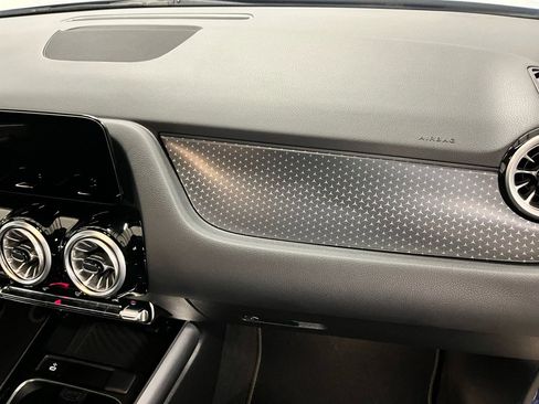 Used 2024 Mercedes-Benz GLA 250 image 21