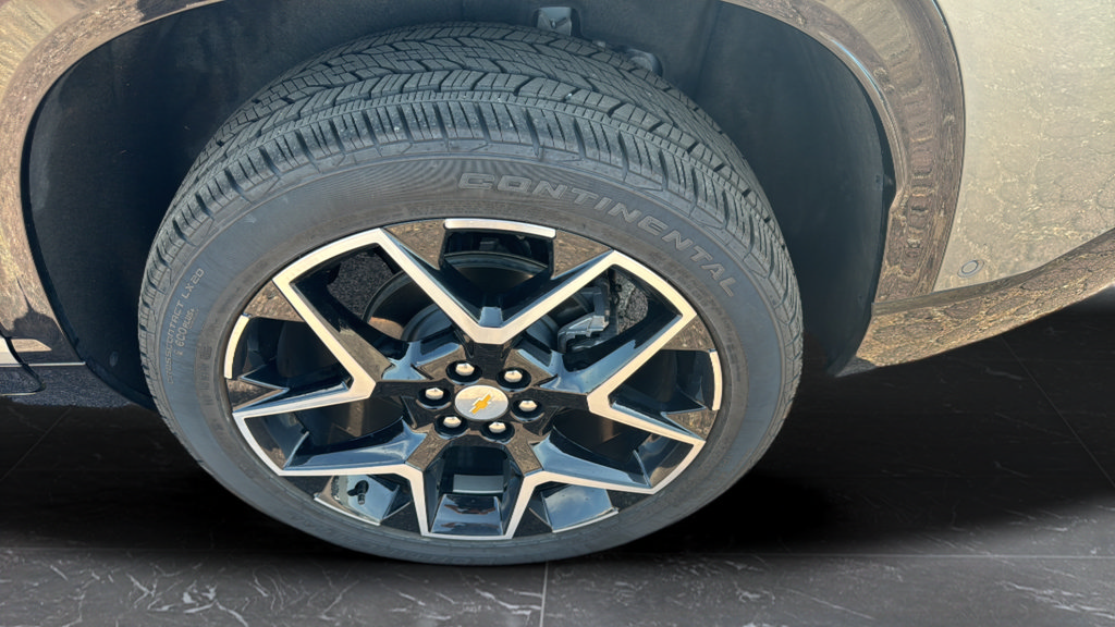 Used 2026 Chevrolet Traverse High Country w/ LPO, Floor Liner Package AWD/4WD image 23