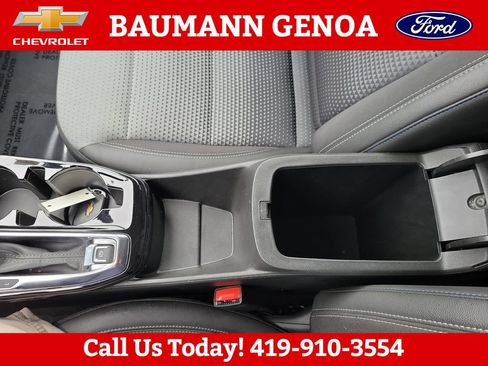 Used 2025 Chevrolet Trax LT w/ LT Convenience Package FWD image 19