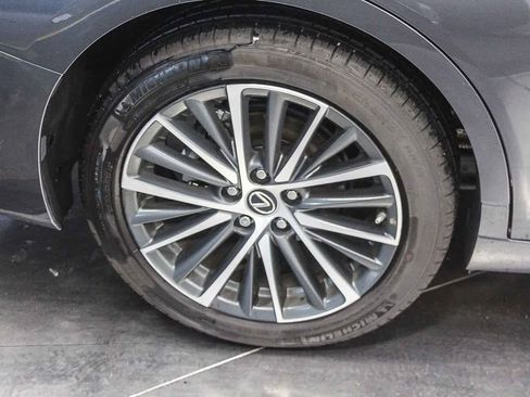 Certified 2025 Lexus ES 300h w/ Premium Package FWD image 10