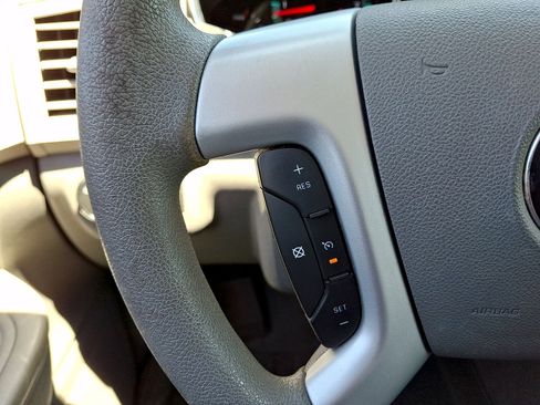 Used 2011 Chevrolet Traverse LS FWD image 16