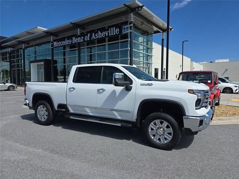 Used 2024 Chevrolet Silverado 2500 High Country w/ Technology Package AWD/4WD image 1