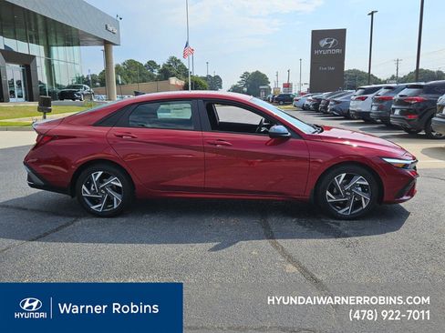 New 2025 Hyundai Elantra Sport image 12